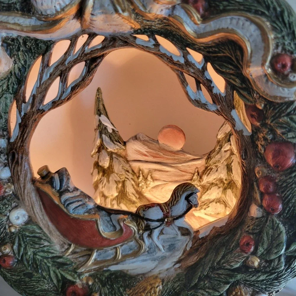 Vintage Lighted Christmas Wreath Scene Resin Holiday Decor Plug‎ In 7.5W Works